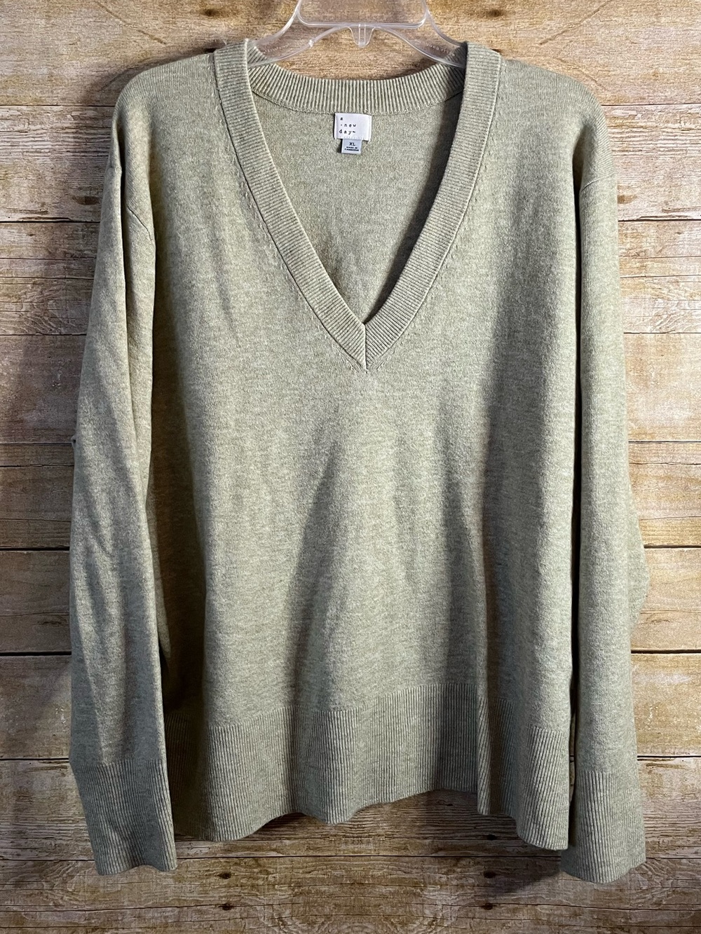 A New Day Cozy Knit Relaxed V-Neck Pullover Sweater Light Green Size XL EUC